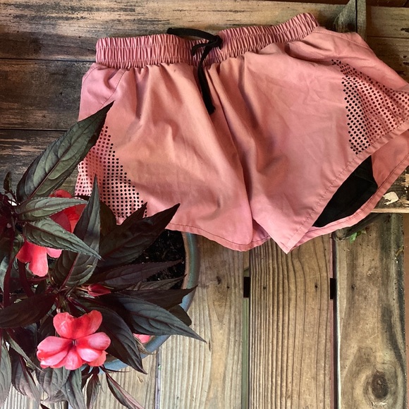 Shorts - Picture 1 of 2